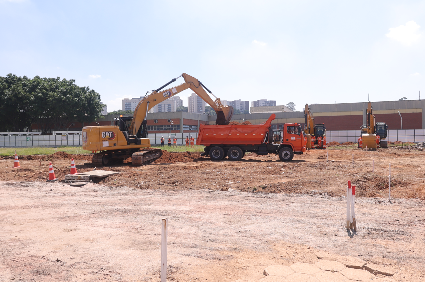 Governo de SP realiza visita ao início da escavação da futura estação Taboão da Serra da Linha 4–Amarela