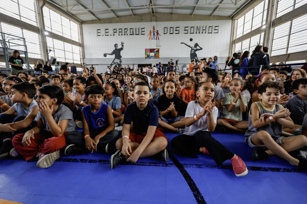 Governo de SP vai replicar modelo da ‘Melhor Escola do Mundo’, de Cubatão, em 100 unidades da rede pública