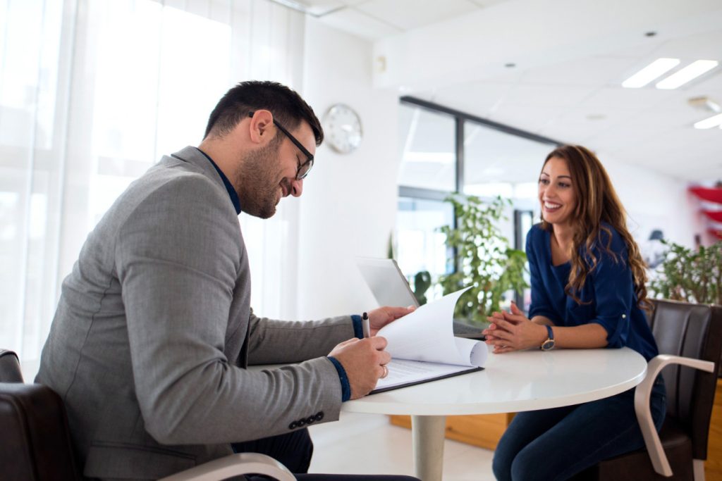 InvestSP abre processo seletivo com salário de R$ 10 mil