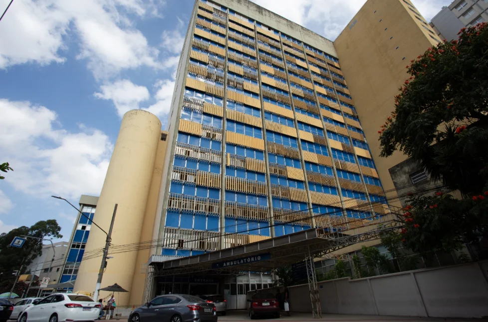 Perigos da automedicação contra gripe acendem alerta para a saúde dos idosos