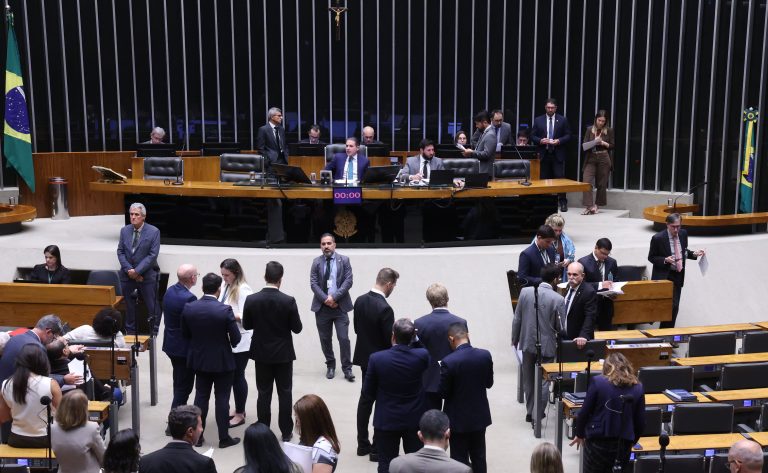 Câmara pode votar MP que zera imposto de compras internacionais de até US$ 50
