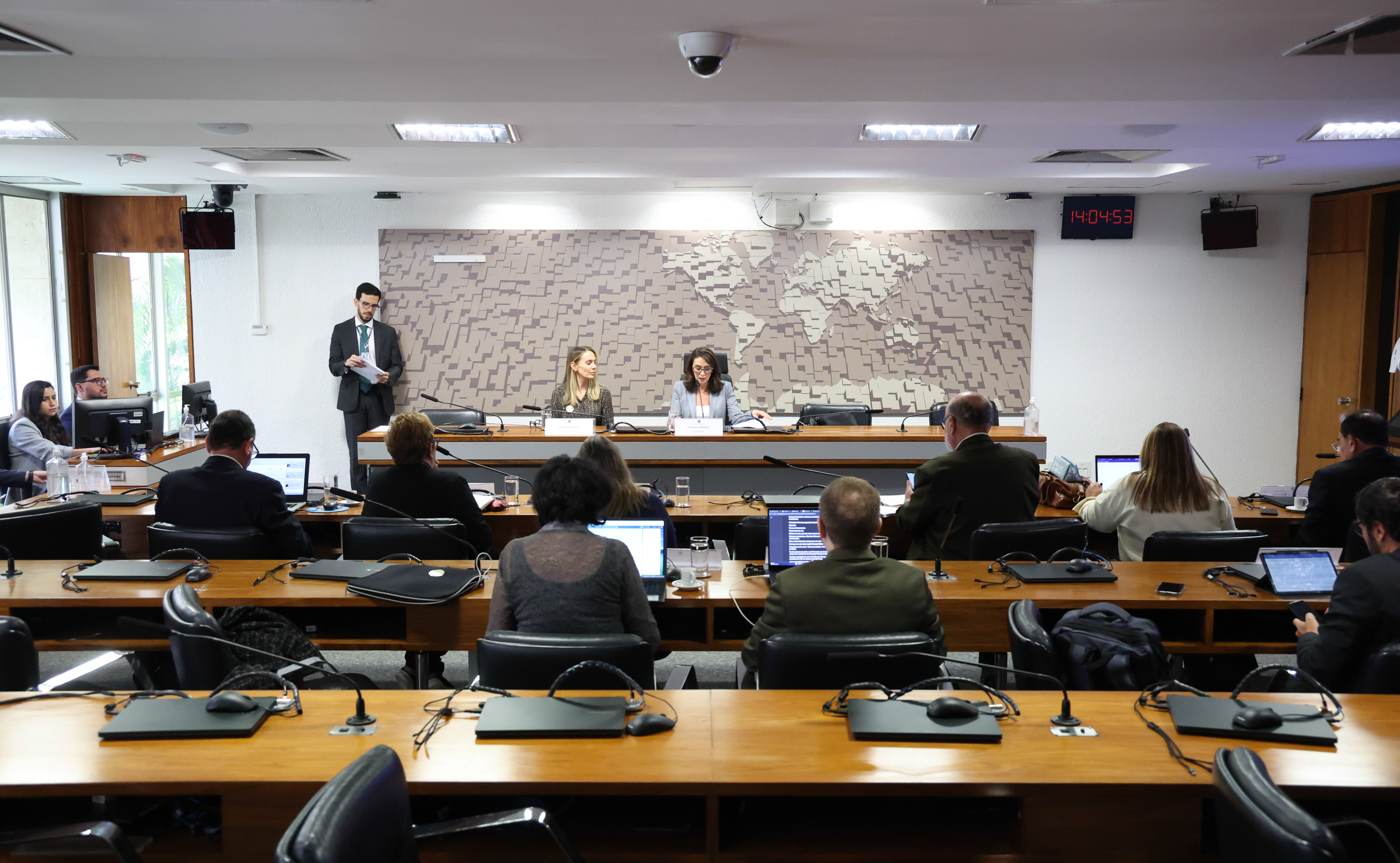 Congresso debate a regulação das redes sociais nesta segunda-feira