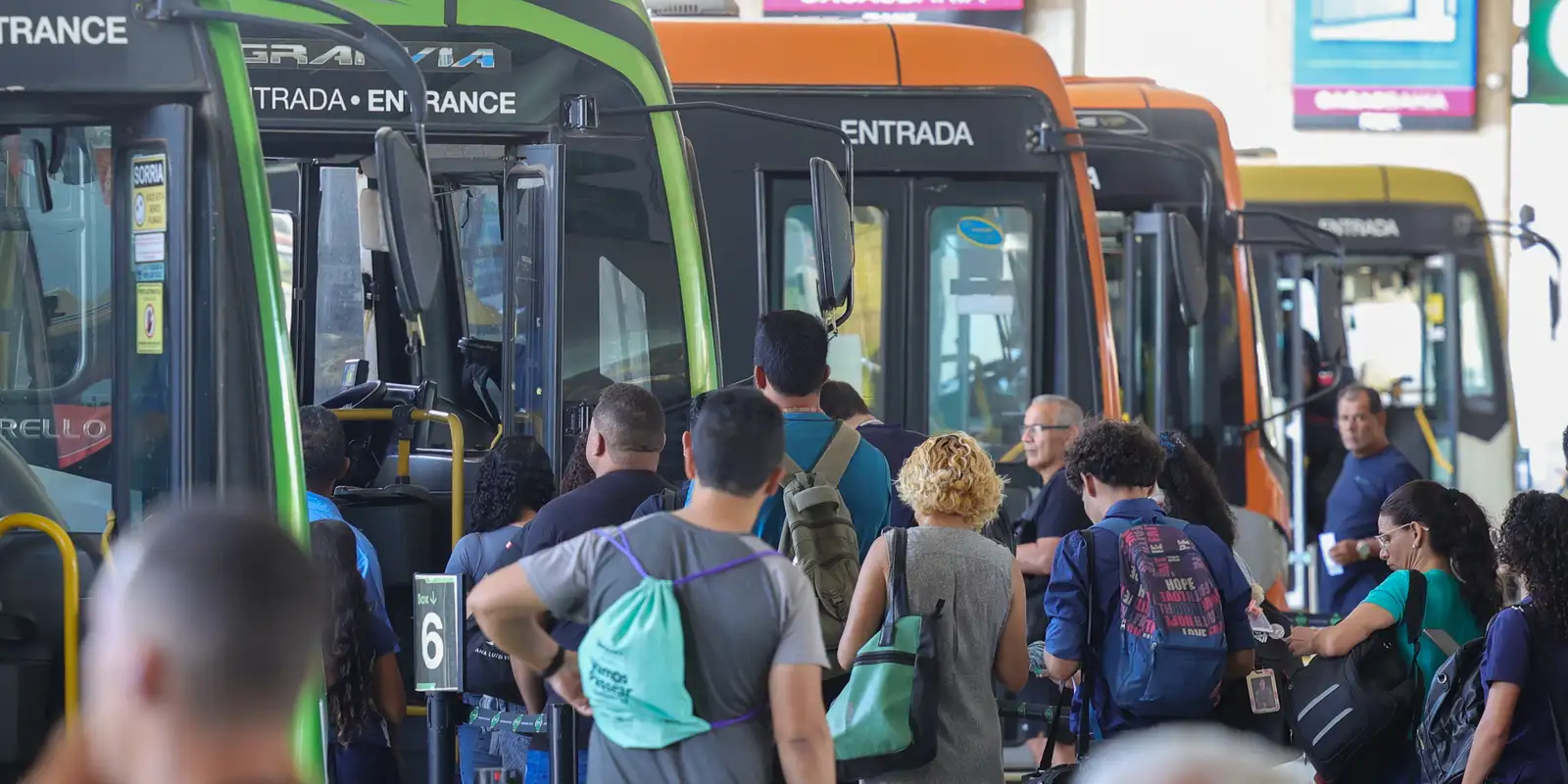 Pesquisa indica que a escala 6x1 prejudica a saúde mental de 67% dos trabalhadores