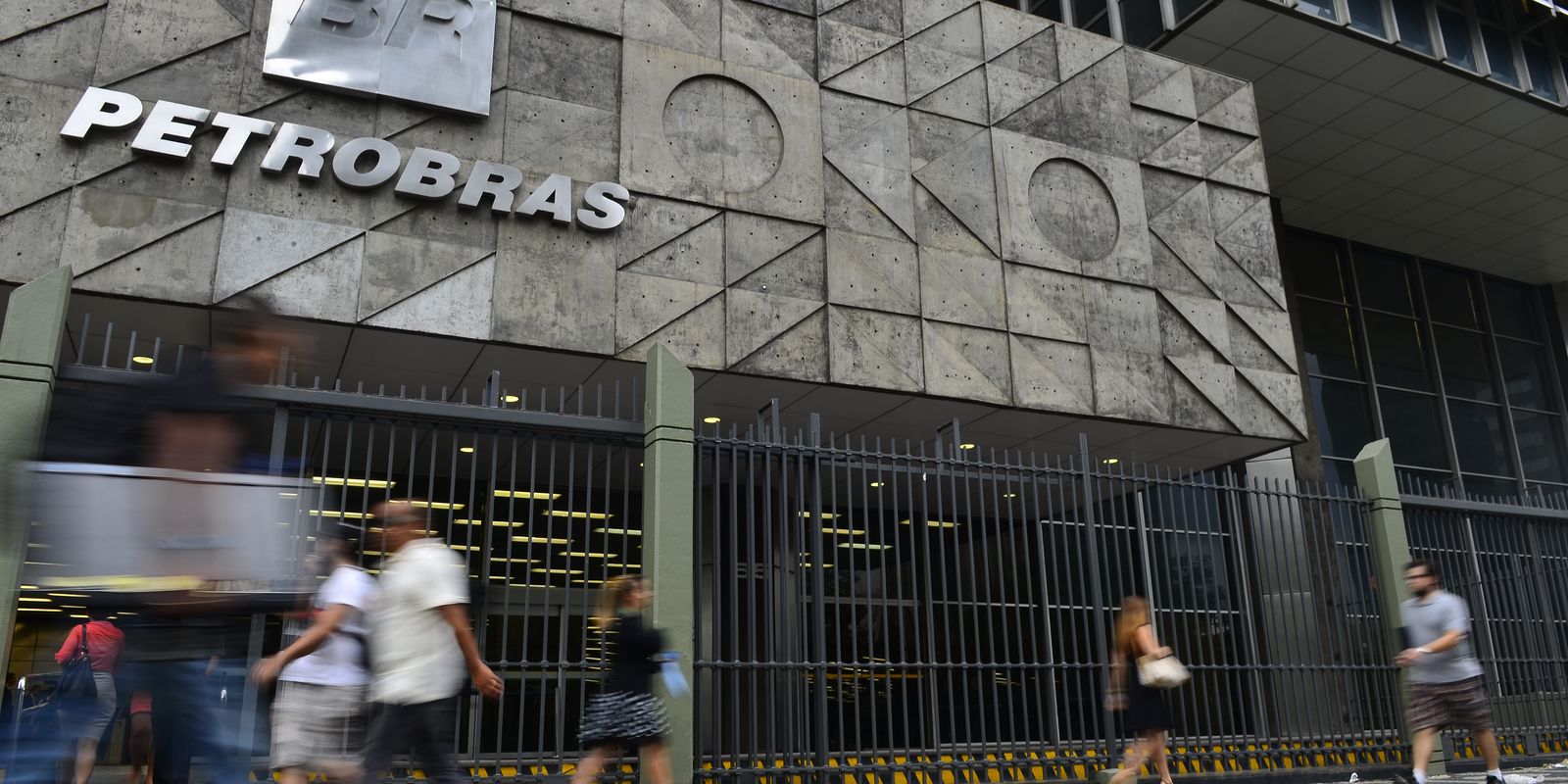 Petrobras fecha acordo para importar gás natural liquefeito dos Estados Unidos