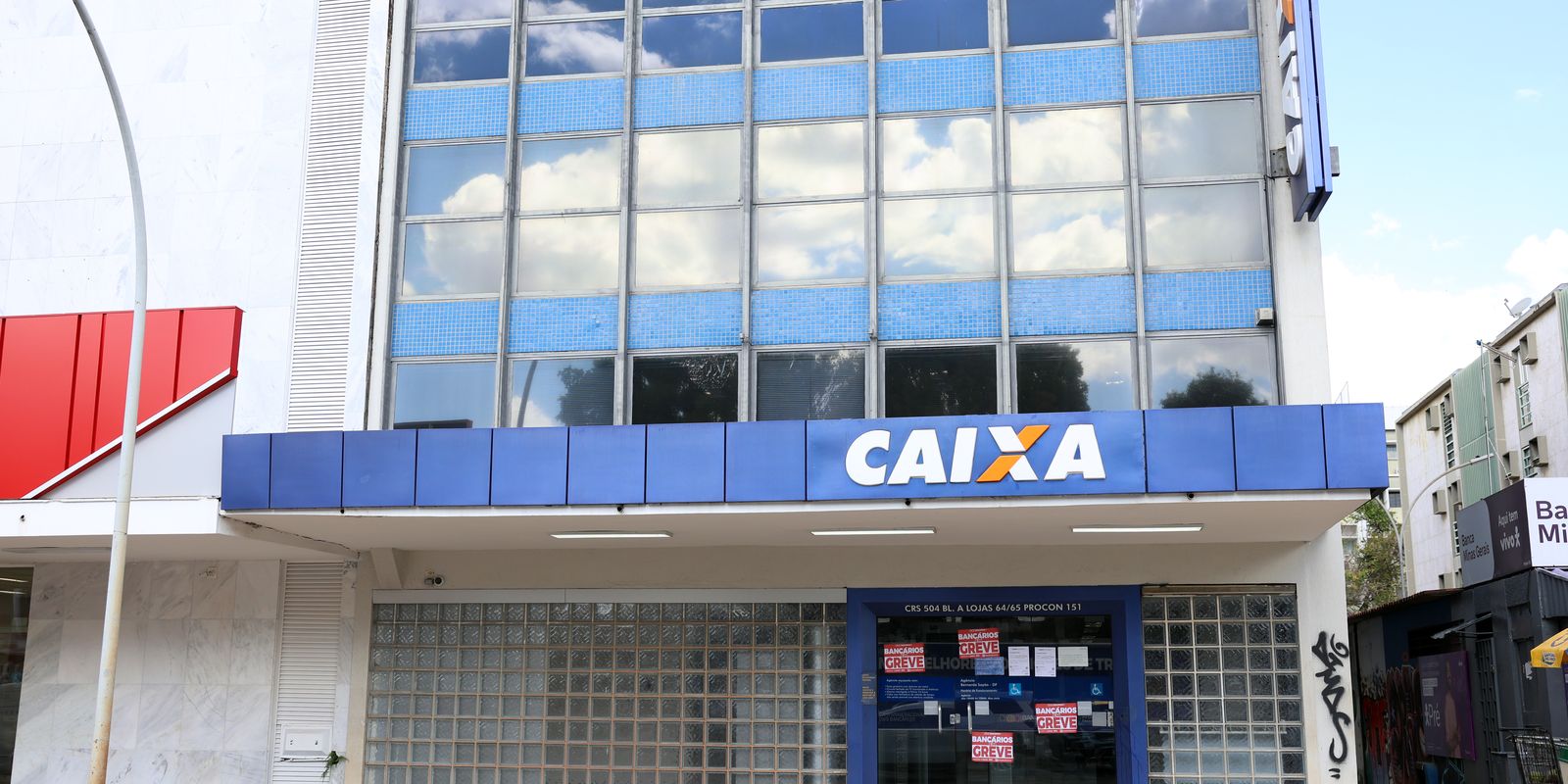 Trabalhadores da caixa votam nova proposta de acordo coletivo e fim da greve