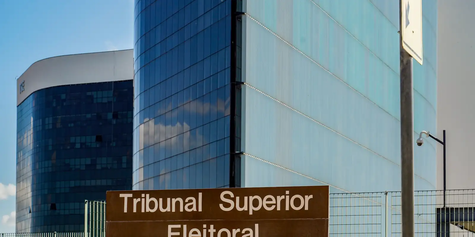 Maioria apoia decisão do TSE de retirar posts sobre Nossa Senhora