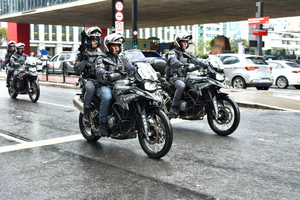 BRAvO da PM de SP captura foragido e apreende drogas em Paraisópolis