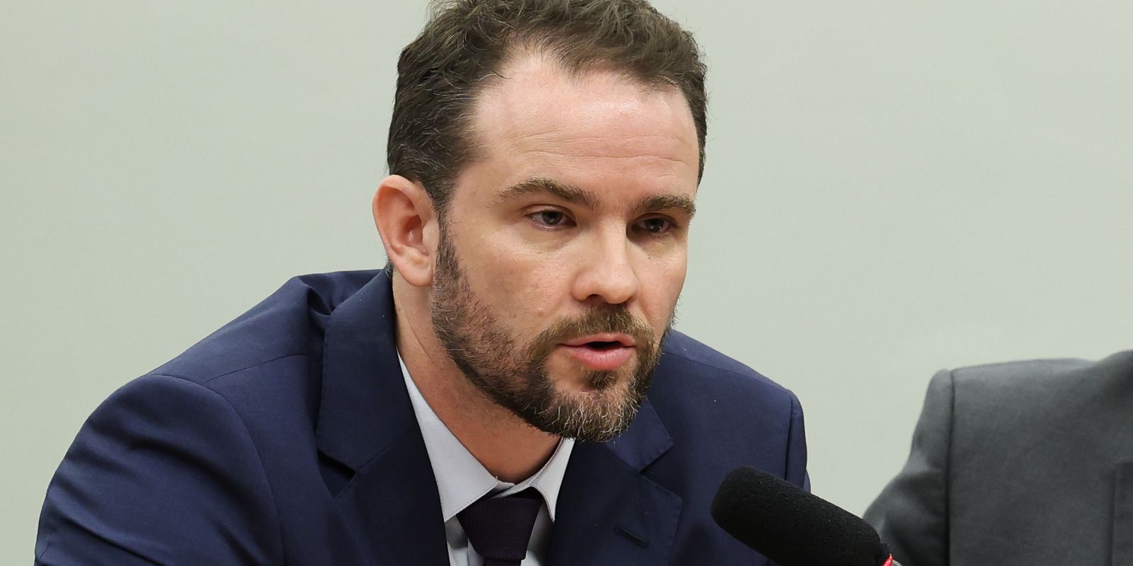 Governo buscará cumprir meta fiscal por meio do diálogo, afirma Durigan