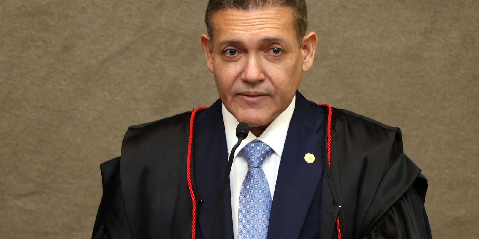 Kassio Nunes Marques pede à PGR parecer sobre revisão criminal de Bolsonaro