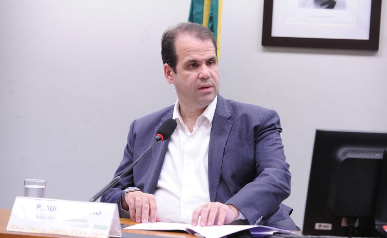 Projeto de lei propõe etiquetas com indicação de cor para daltônicos