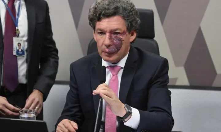 Votação sobre a taxa das blusinhas é adiada para esta terça-feira no Congresso