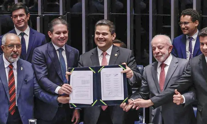 Congresso promulga fim da escala 5x2 e nova jornada começa em breve