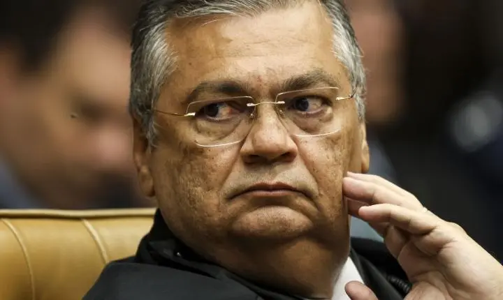 Dino manda PF investigar interferência estrangeira nas eleições brasileiras