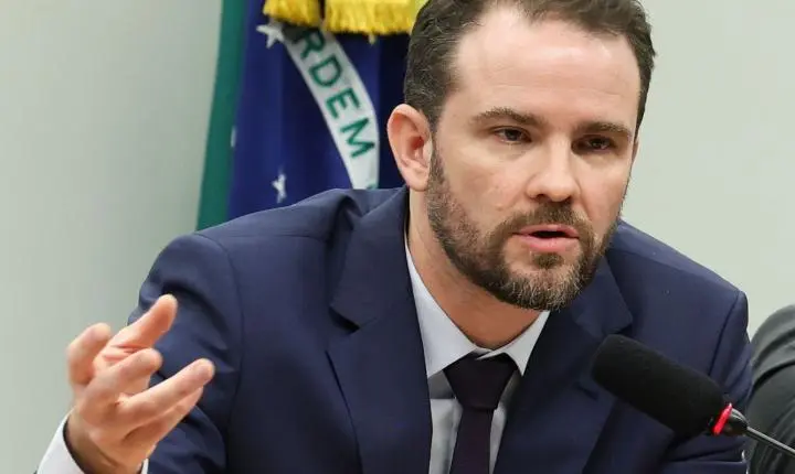 Dario durigan prevê envio de medida sobre o imposto seletivo após eleições