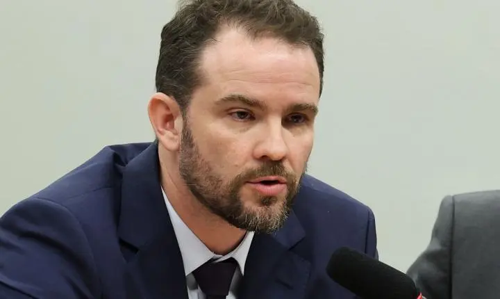 Governo buscará cumprir meta fiscal por meio do diálogo, afirma Durigan
