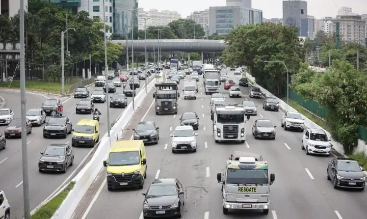 Licenciamento em São Paulo é obrigatório para placas 7 e 8