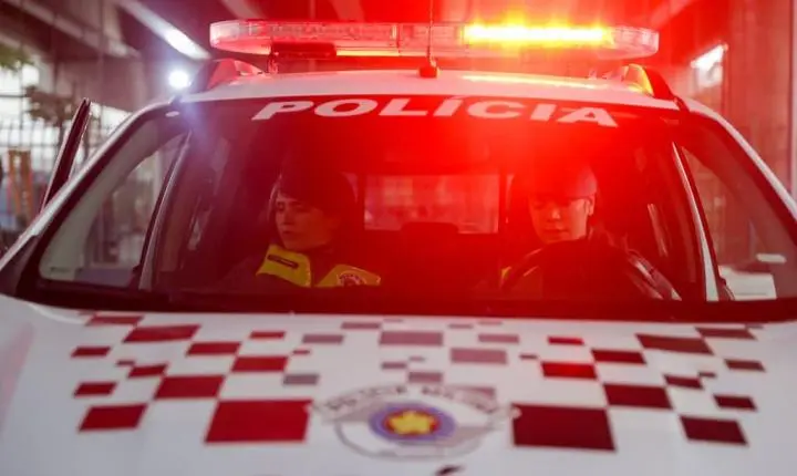 Gate da PM de SP resgata mãe e bebê após cárcere privado em Votuporanga