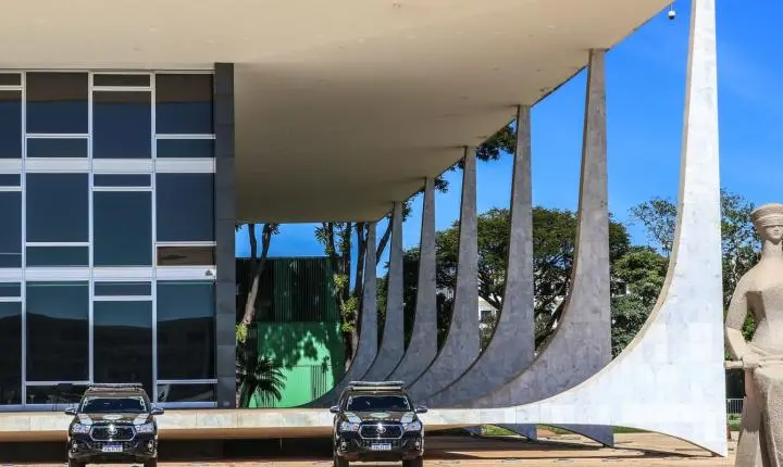 STF retoma julgamento sobre uberização e vínculo de emprego em aplicativos